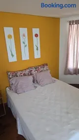 Suíte privativa em casa compartilhada - Image 1