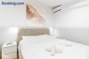 'Ango Living 2' Mondern Studio In Athens - Image 2