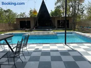 The triangle haven escape - Image 2