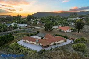 Entire Private Home with 3 Bedrooms 2 Bathrooms, Mountain View, Jetted Tub, 2500 sqft, King Bed,Garage, Available Now - Image 2