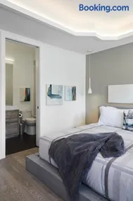 Elegant Downtown Home - Image 3