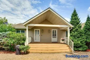 Home w Hot Tub & Dock on Howard Lake - Image 4