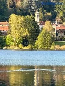 Vi & Vi relax by the lake - Image 2