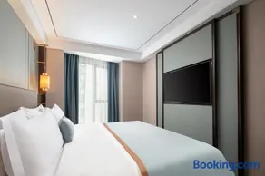 Till Bright Hotel, Changsha Provincial Museum - Image 2