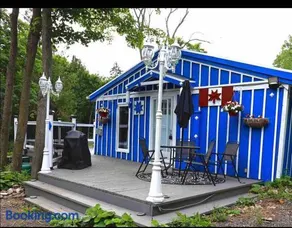 Renovated 2 Bedroom Cottage with Creek view - Image 1