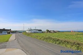Seaside Cottage in Spanish Point - Image 2