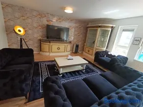 Royal Chesterfield Suite 28 - Image 1