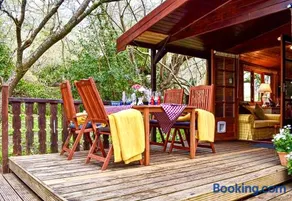 The Cabin at The Oaks - Image 2