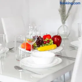Modern Two Bedroom Apartment - Parking & Balcony - Netflix 6MC - Image 4