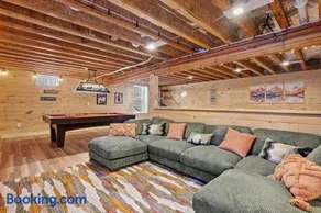 RiverNest - 1700 feet of Private Frontage on the Pemi River - 25 Acres, Sleeps 16, Close to Golf, Skiing, Hiking - Image 2
