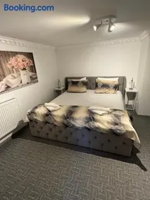 Ferienwohnung & Aparts am Schloss Park - Image 2