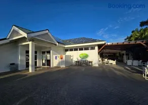 Hibiscus Retreat - Image 4