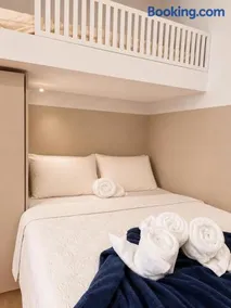 Flat Beverly Hills 307 - Image 2