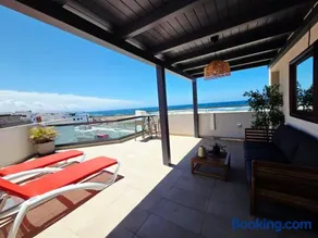Terraza privada, vistas al mar y piscina comunitaria - Image 3