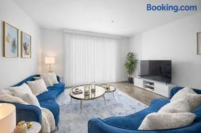 Venice Marina Pool and Spa Luxury Condo - Image 3