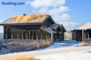 Ny og moderne hytte med sauna, jacuzzi og eget spillrom med biljard og dart Gratis elbillading og strøm inkludert i prisen - Image 4