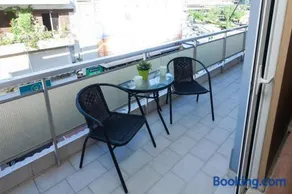 Elegant 2 Bd Apt with Balcony in Korydallos Square - Image 1