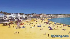 Modern Caravan 2 Bedrooms Sleeps 6 near Weymouth - Image 2