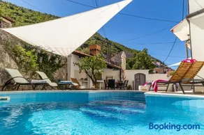 Villa Rose - Image 2