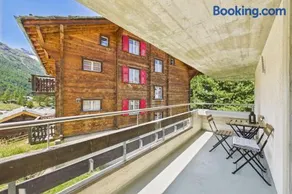 Central suite to stay for two experience SaasFee - Image 5