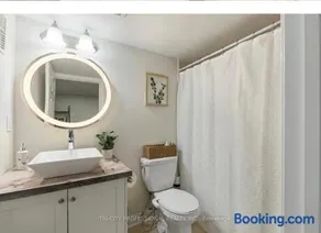 Modern 1 Bedroom Suite, Prime Location - Image 3