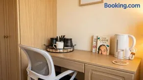Tharsh Peaceful Escape Double Room with Shared Bathroom - Image 3