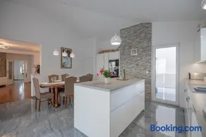 Villa Miramel mit privaten Swimmingoool by Makarska Exklusiv - Image 4