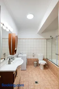 A L' AISE STUDIOS - Image 1