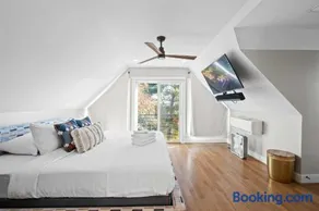 Next to Monastery Wedding Venue, 2BR with Balcony - Image 3