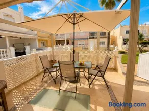 Disfruta Almerimar Gran Dúplex junto al Mar con AC en habitaciones y salón - Image 1