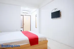 RedDoorz near Tugu Pers Jambi - Image 2