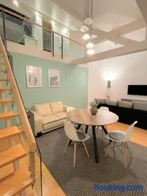 Charming Central Apartments - Image 2