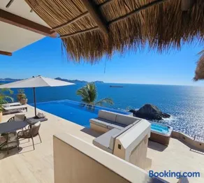Luxury villa with 6 bedrooms up to 14 adults and 4 children at La Punta with private c h e f, daily housekeeping and gym - Image 1