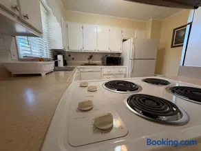 Spacious 4BR Family Home Quiet Neighborhood - Image 3