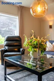 Family Apartment Near City Center - Image 5