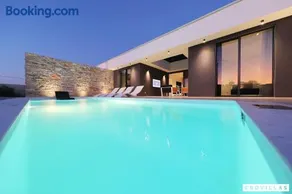 Beautiful Villa In Kraj, Pasman Island With Outdoor Swimming Pool, Wifi And 3 Bedrooms - Image 1