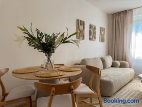 Golden Hour Apartment - Image 2