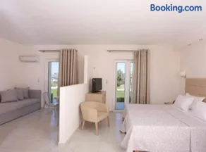 Ammos Suites - Image 2