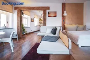 Studio Apartment zur alten Post, 48qm Individualapartment mit Blick über Zittaus Altstadt, Ferienwohnung im Altstadtkern umrandet vom Zittauer Gebirge - Image 2