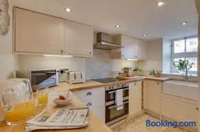 2 Bed in Whitby oc-wa224 - Image 2