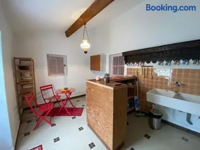 Studio 50m² avec jardin clos, proche plage et commerces - FR-1-364-158 - Image 3