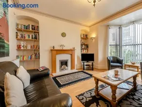 6 Bed in Tenby oc-fb220 - Image 3