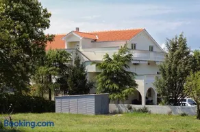 Family friendly apartments with a swimming pool Sveti Anton, Krk - 5291 - Image 2