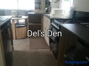 Del's den lakeside weeley bridge - Image 4
