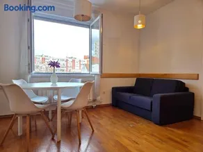 Galileo Apartment - Bright & Cozy with Parking - Image 2
