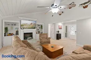 Pet-Friendly St Simons Island Retreat with Splash Pool & Fire Pits - Image 1