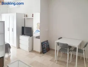 Sol y Arte Suites Málaga Centro - Image 1
