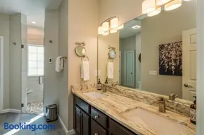Chandler House · Chandler House - Custom Home with Mountain View - Image 3