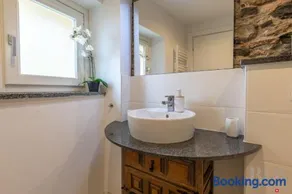 Bella Vista RDA Luxury Apartments vista lago parking - Image 2