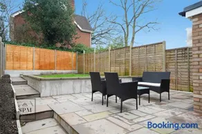 4 Bed House - Long Stays Welcome - Smart TVs in Each Bedroom - Parking - Image 3